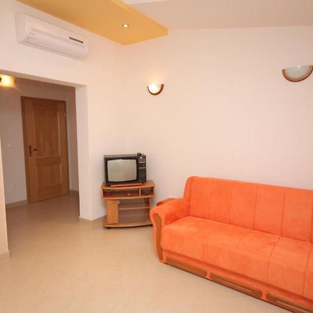 Apartments With A Parking Space Baska Voda, Makarska - 2709 Стая снимка